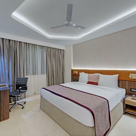 The Fern Residency Karad Hotel Luaran gambar