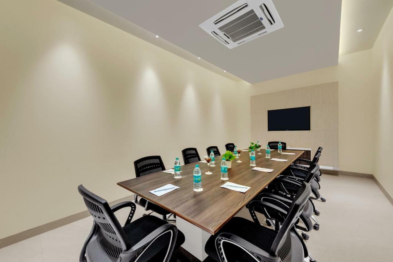 The Fern Residency Karad Hotel Luaran gambar