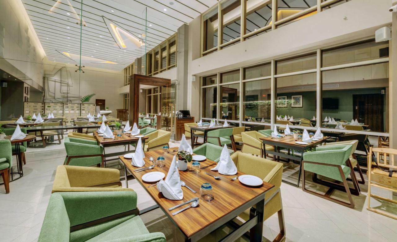 The Fern Residency Karad Hotel Luaran gambar